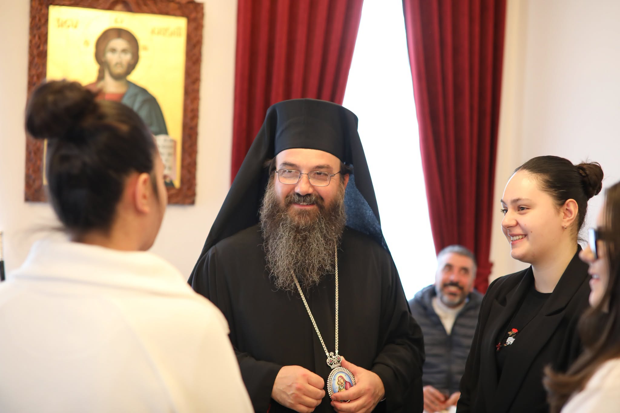 Ο Μητροπολίτη Κορυτσάς εόρτασε την επέτειο της ενθρόνισής του - μια φωτογραφία 10