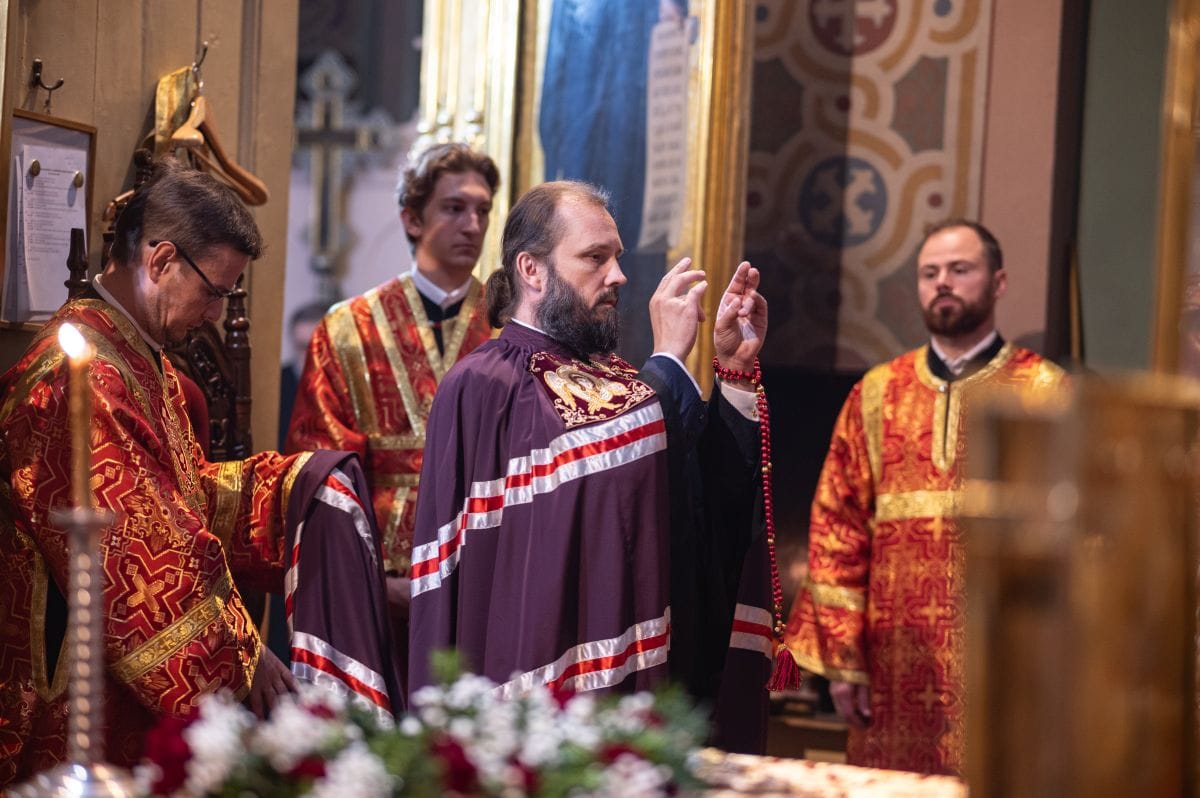 Με ολονύκτια αγρυπνία εορτάστηκε η Ύψωση του Σταυρού στη Βαρσοβία - μια φωτογραφία 2