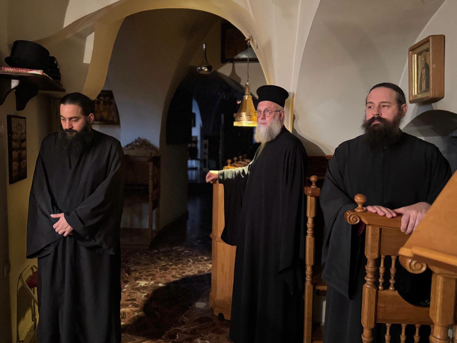 Τρισάγιο για τον Γέροντα Ιουστίνο τέλεσε ο Πατριάρχης Ιεροσολύμων - μια φωτογραφία 2