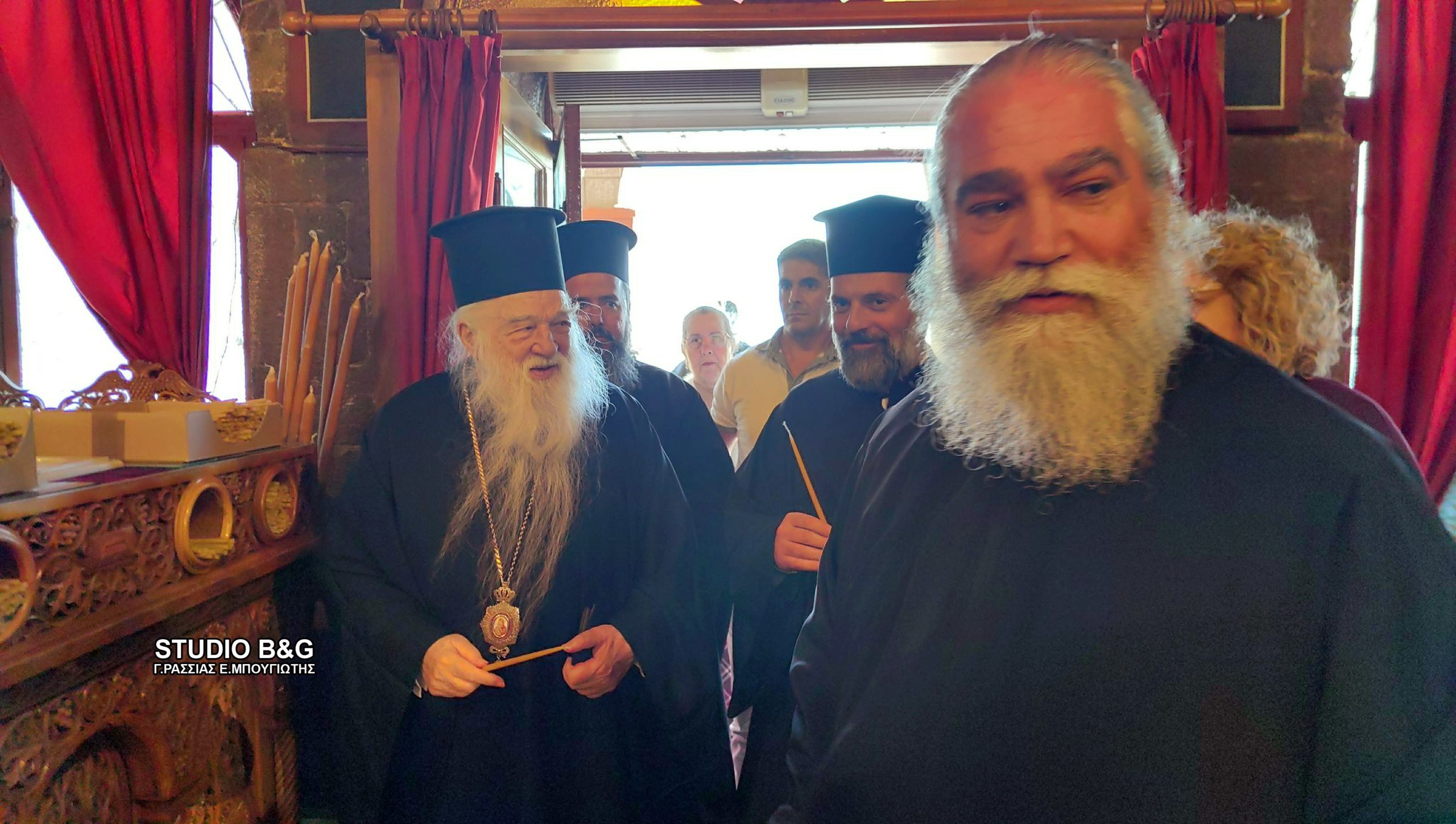 Ο πρώην Καλαβρύτων Αμβρόσιος προσκύνησε εικόνα της Παναγίας στο Ναύπλιο - μια φωτογραφία 6