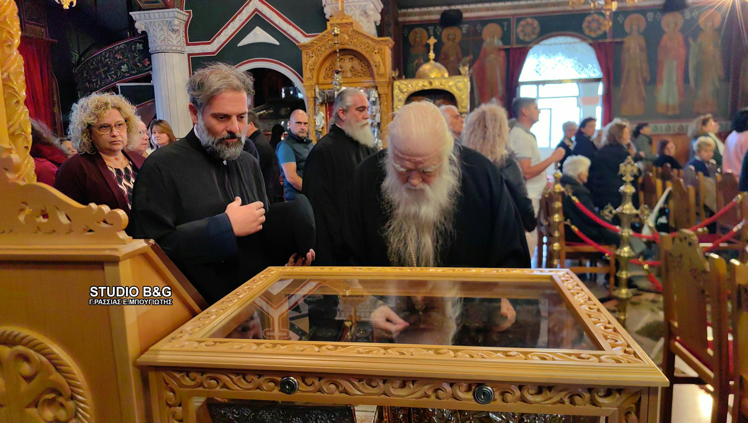 Ο πρώην Καλαβρύτων Αμβρόσιος προσκύνησε εικόνα της Παναγίας στο Ναύπλιο - μια φωτογραφία 9