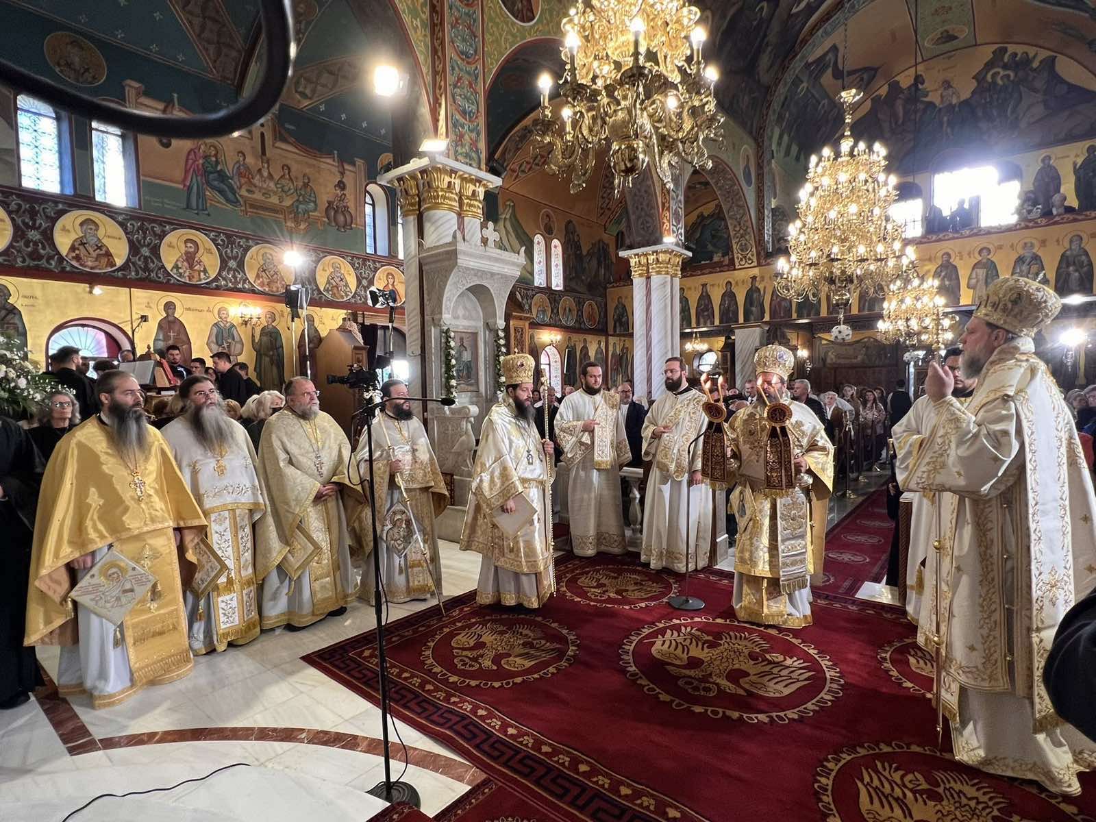 Με Πολυαρχιερατική Θεία Λειτουργία τιμήθηκε η Βουρλιώτισσα στη Νέα Φιλαδέλφεια - μια φωτογραφία 8