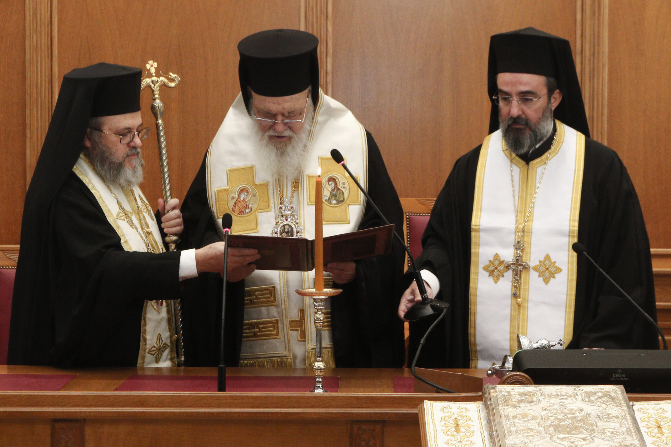 Ολοκληρώθηκε η πρώτη μέρα της Ιεραρχίας στην Αθήνα - μια φωτογραφία 2