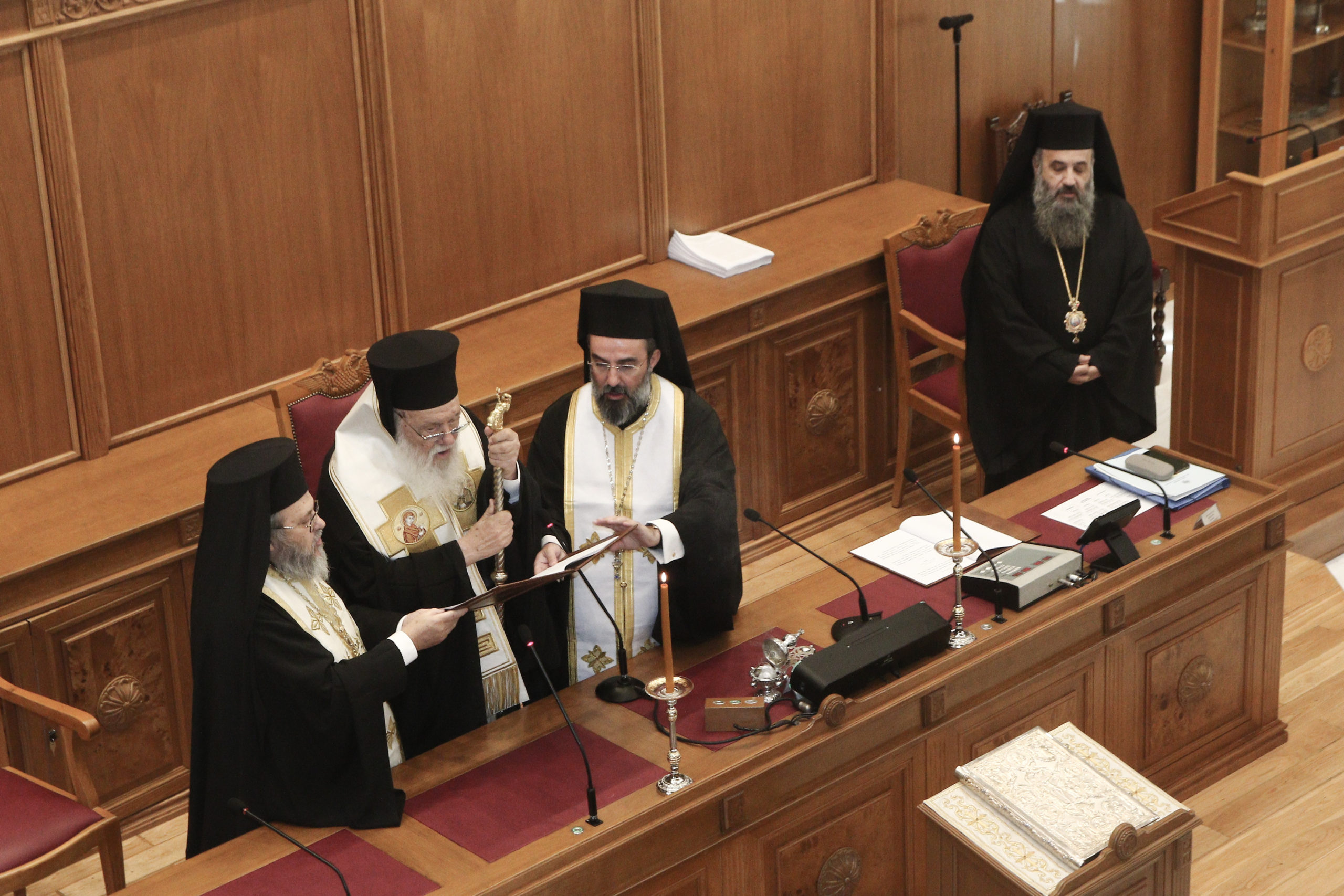 Ολοκληρώθηκε η πρώτη μέρα της Ιεραρχίας στην Αθήνα - μια φωτογραφία 3