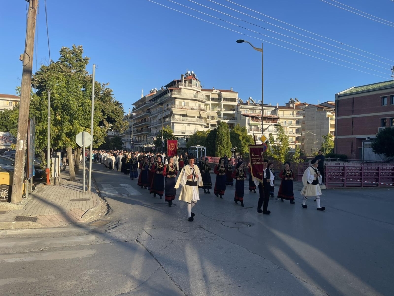 Tα Γρεβενά υποδέχθηκαν την Τιμία Κάρα του Οσίου Νικάνορος - μια φωτογραφία 5