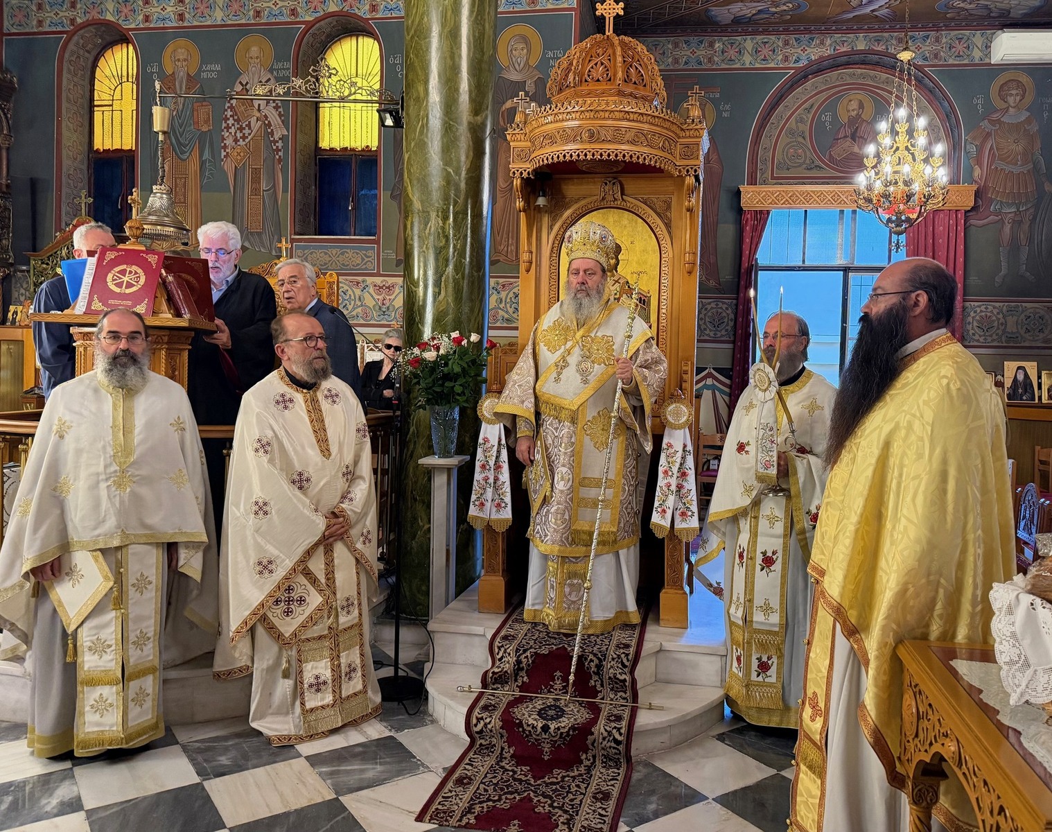 Εορτάστηκε η επέτειος χειροτονίας του Επισκόπου Κερνίτσης Χρυσάνθου στην Πάτρα - μια φωτογραφία 6