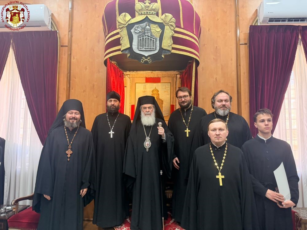 Ο Πατριάρχης Ιεροσολύμων Θεόφιλος δέχθηκε προσκυνητές και πρώην Πρόξενο - μια φωτογραφία 2