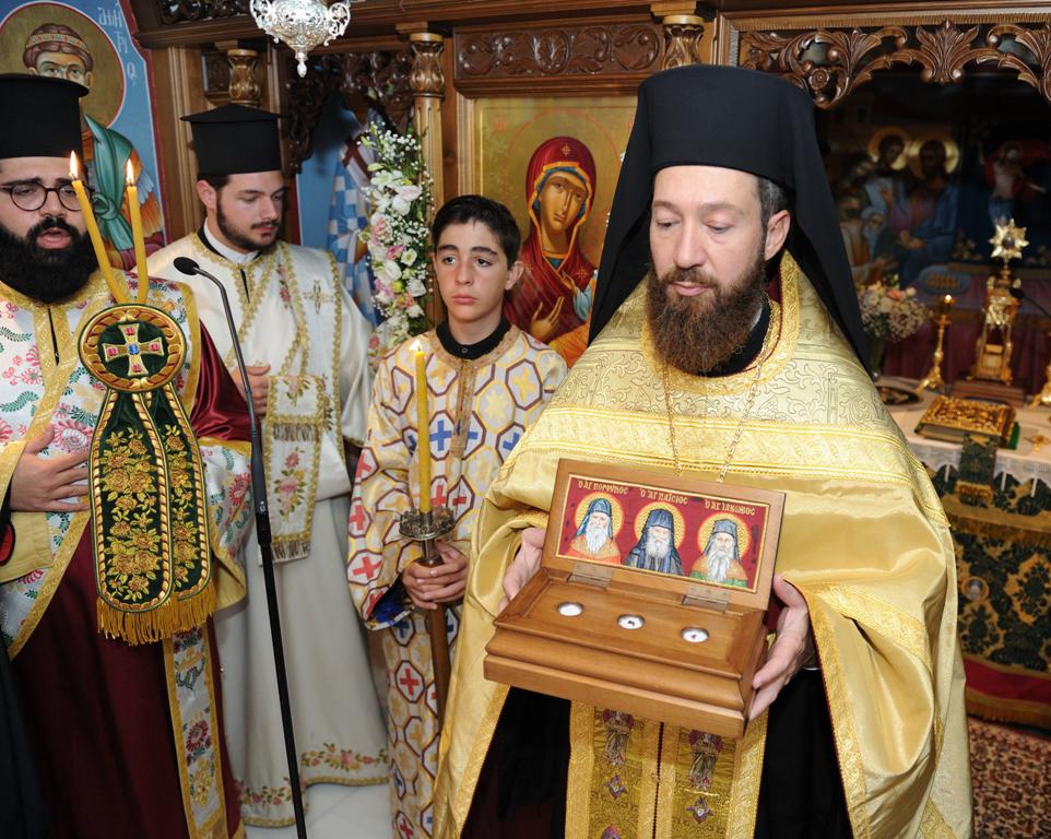 Τελέστηκε Αρχιερατικός Εσπερινός στο νέο παρεκκλήσιο τριών Οσίων στη Μύκονο - μια φωτογραφία 2
