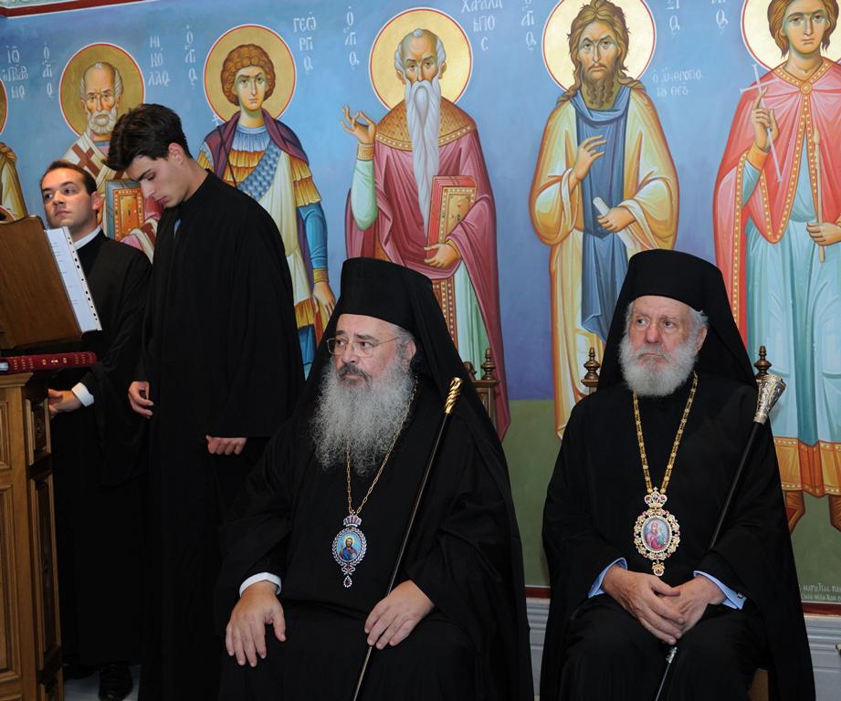 Τελέστηκε Αρχιερατικός Εσπερινός στο νέο παρεκκλήσιο τριών Οσίων στη Μύκονο - μια φωτογραφία 4