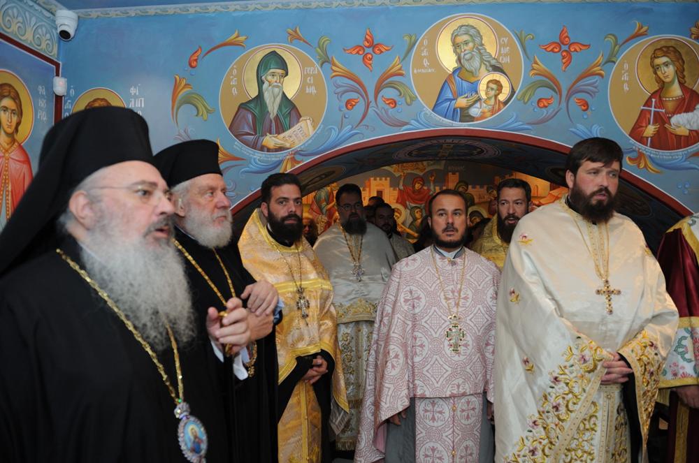 Τελέστηκε Αρχιερατικός Εσπερινός στο νέο παρεκκλήσιο τριών Οσίων στη Μύκονο - μια φωτογραφία 8