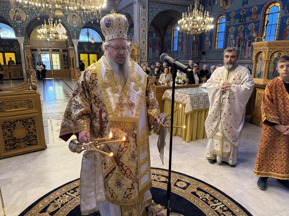 Τελέστηκε μνημόσυνο για τον Κωνσταντίνο Κατσίφα από τον Μητροπολίτη Λαρίσης - μια φωτογραφία 3