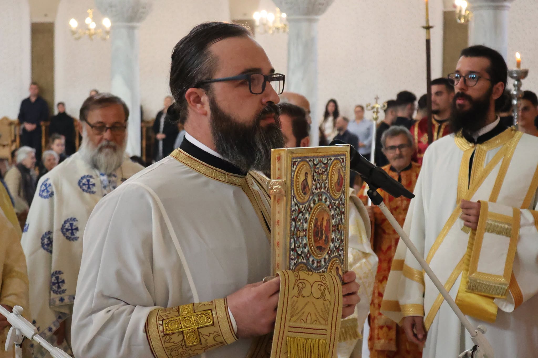 Χειροτονήθηκε Πρεσβύτερος ο Αρχιδιάκονος του Αρχιεπισκόπου Αλβανίας στα Τίρανα - μια φωτογραφία 2