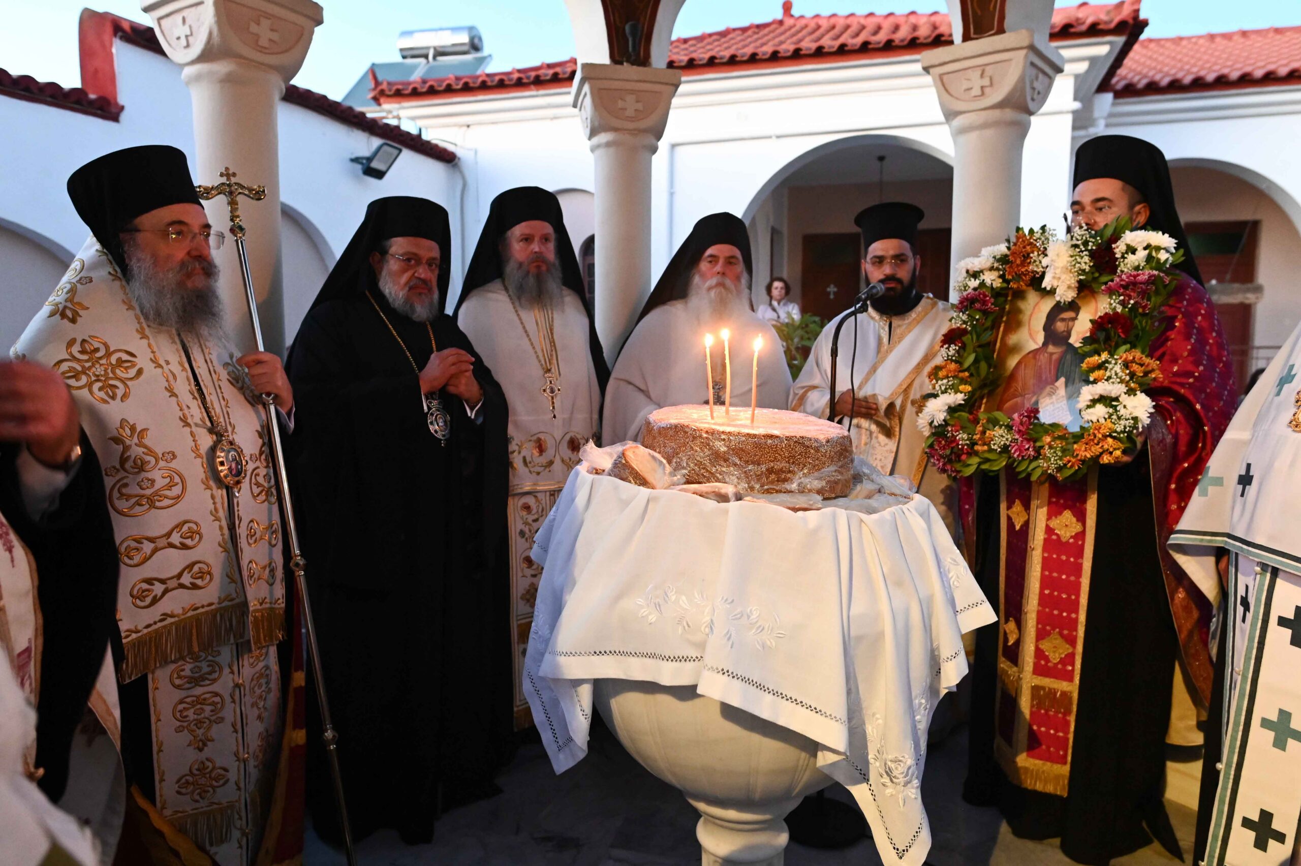 Η Καλαμάτα υποδέχθηκε την Τιμία Κάρα της Αγίας Ειρήνης - μια φωτογραφία 3