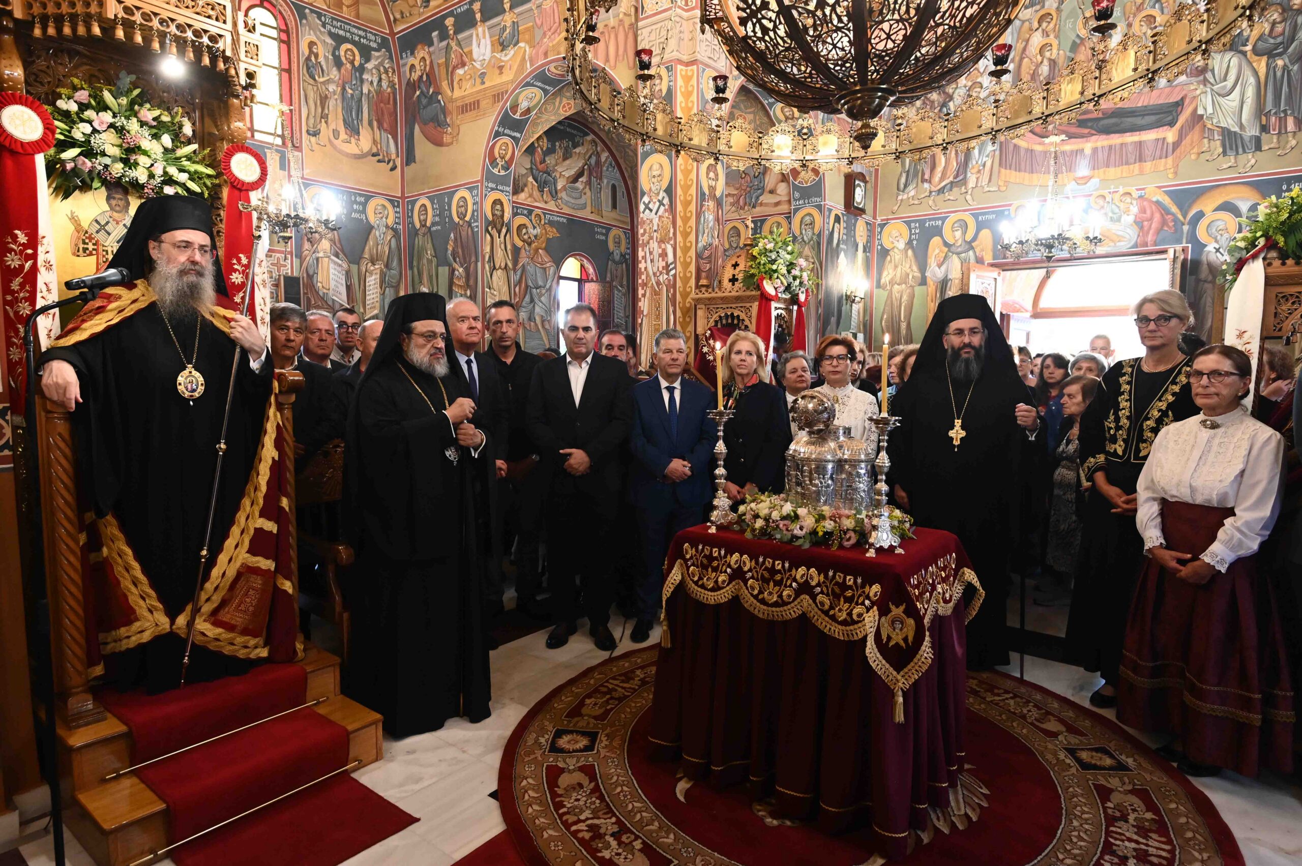 Η Καλαμάτα υποδέχθηκε την Τιμία Κάρα της Αγίας Ειρήνης - μια φωτογραφία 7