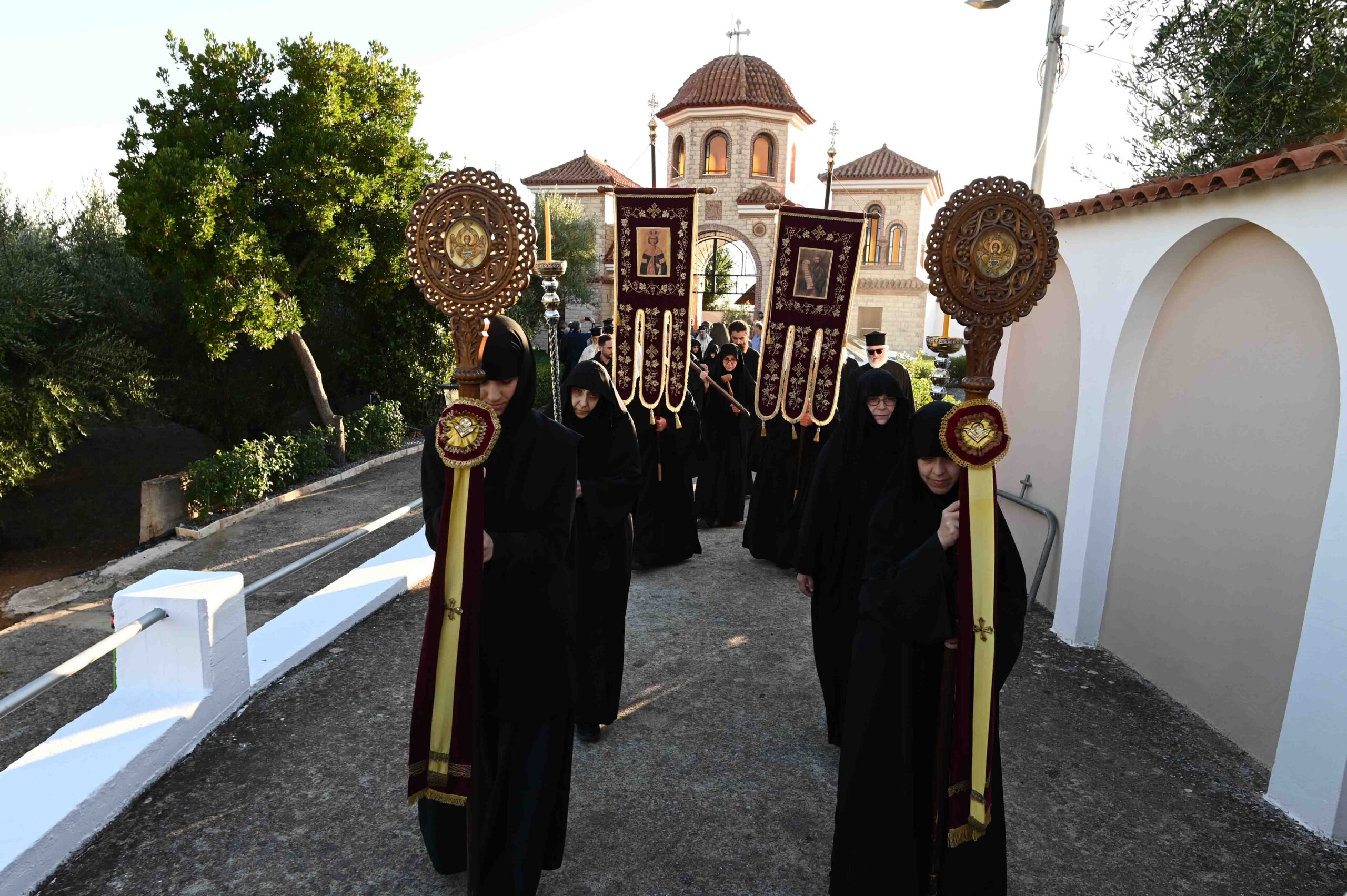 Η Καλαμάτα υποδέχθηκε την Τιμία Κάρα της Αγίας Ειρήνης - μια φωτογραφία 11