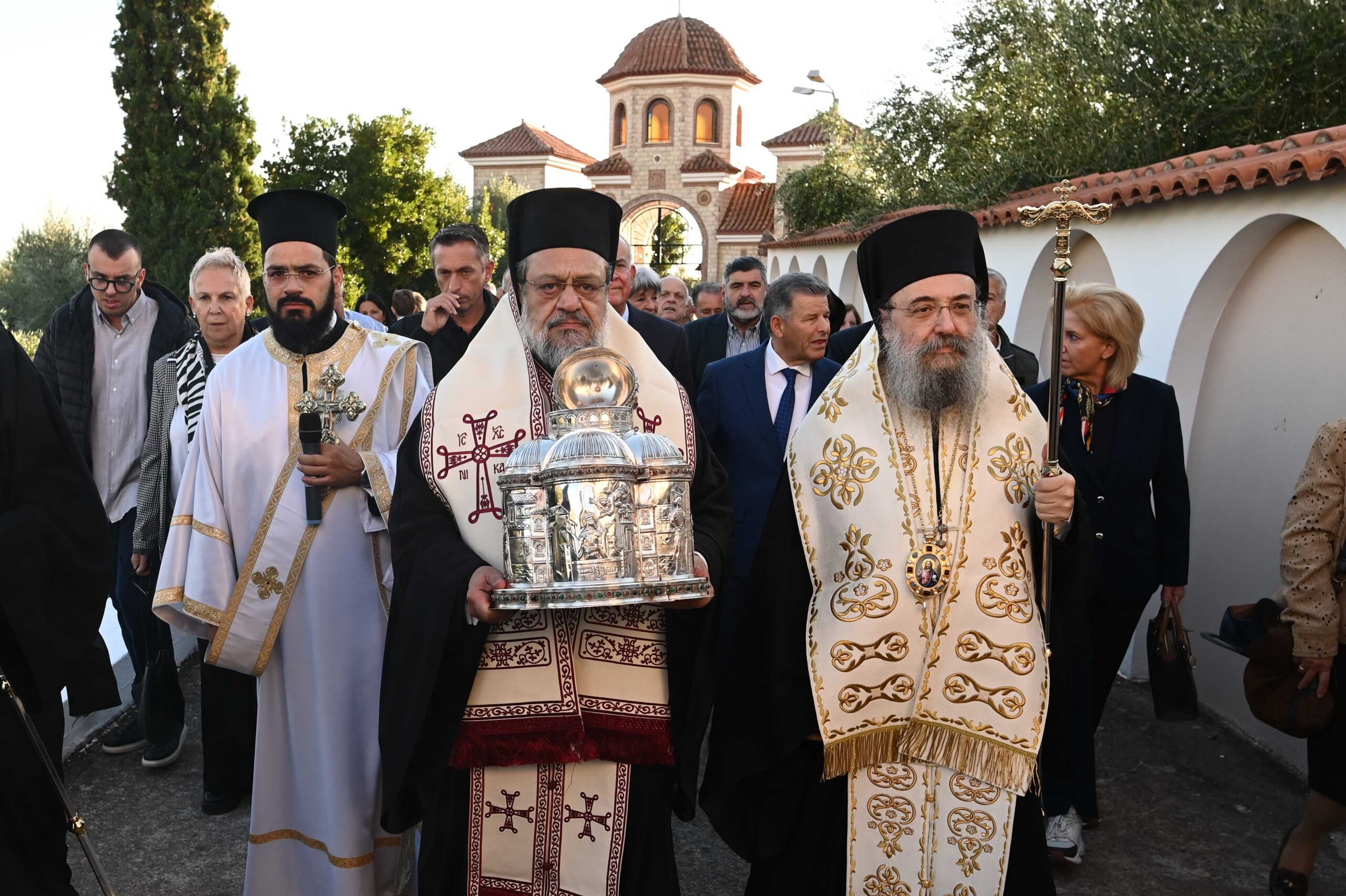 Η Καλαμάτα υποδέχθηκε την Τιμία Κάρα της Αγίας Ειρήνης - μια φωτογραφία 14