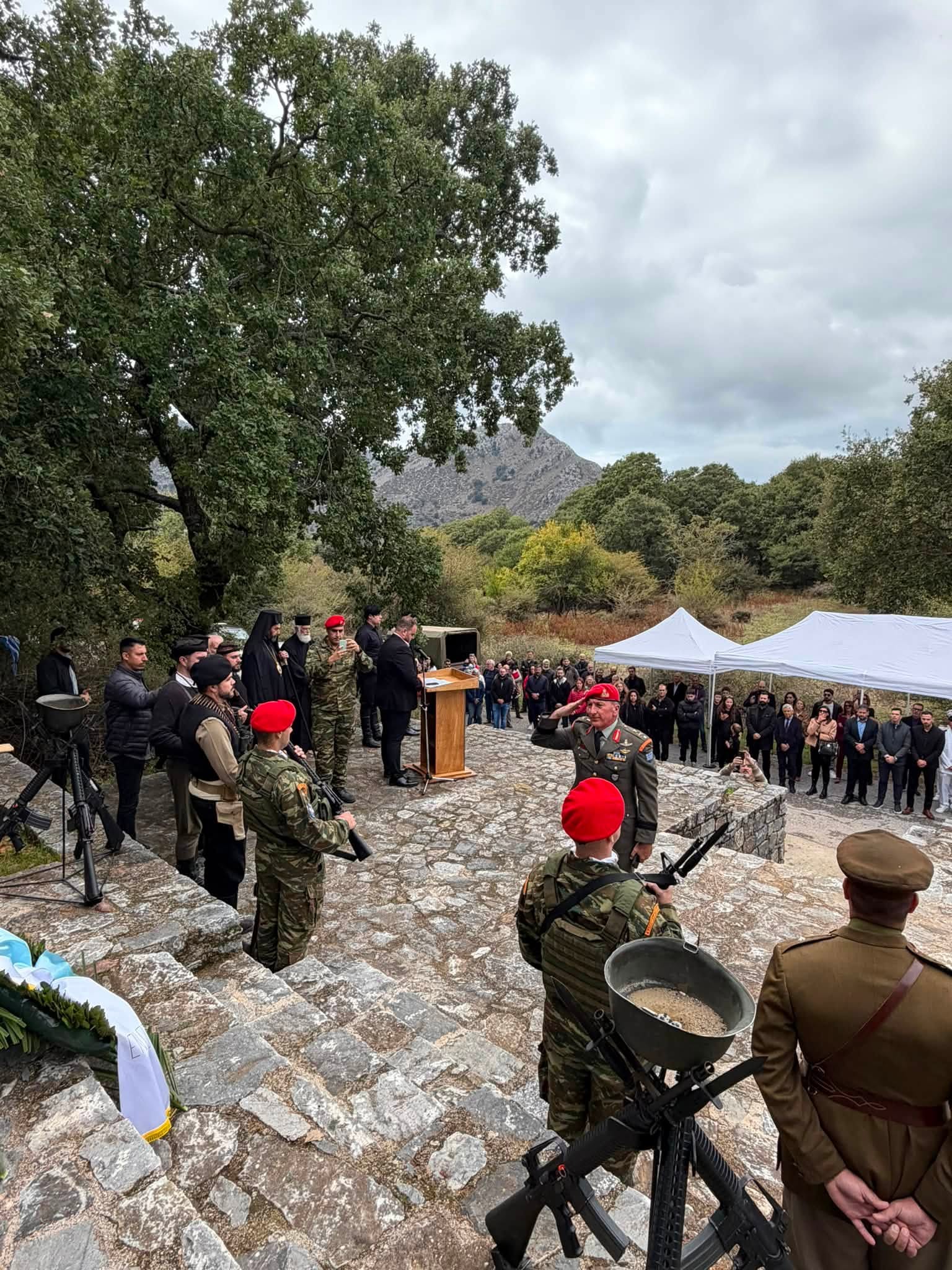 Σφακιά: Τίμησαν τους εκτελεσθέντες του Οκτωβρίου 1943 στον Καλλικράτη - μια φωτογραφία 2
