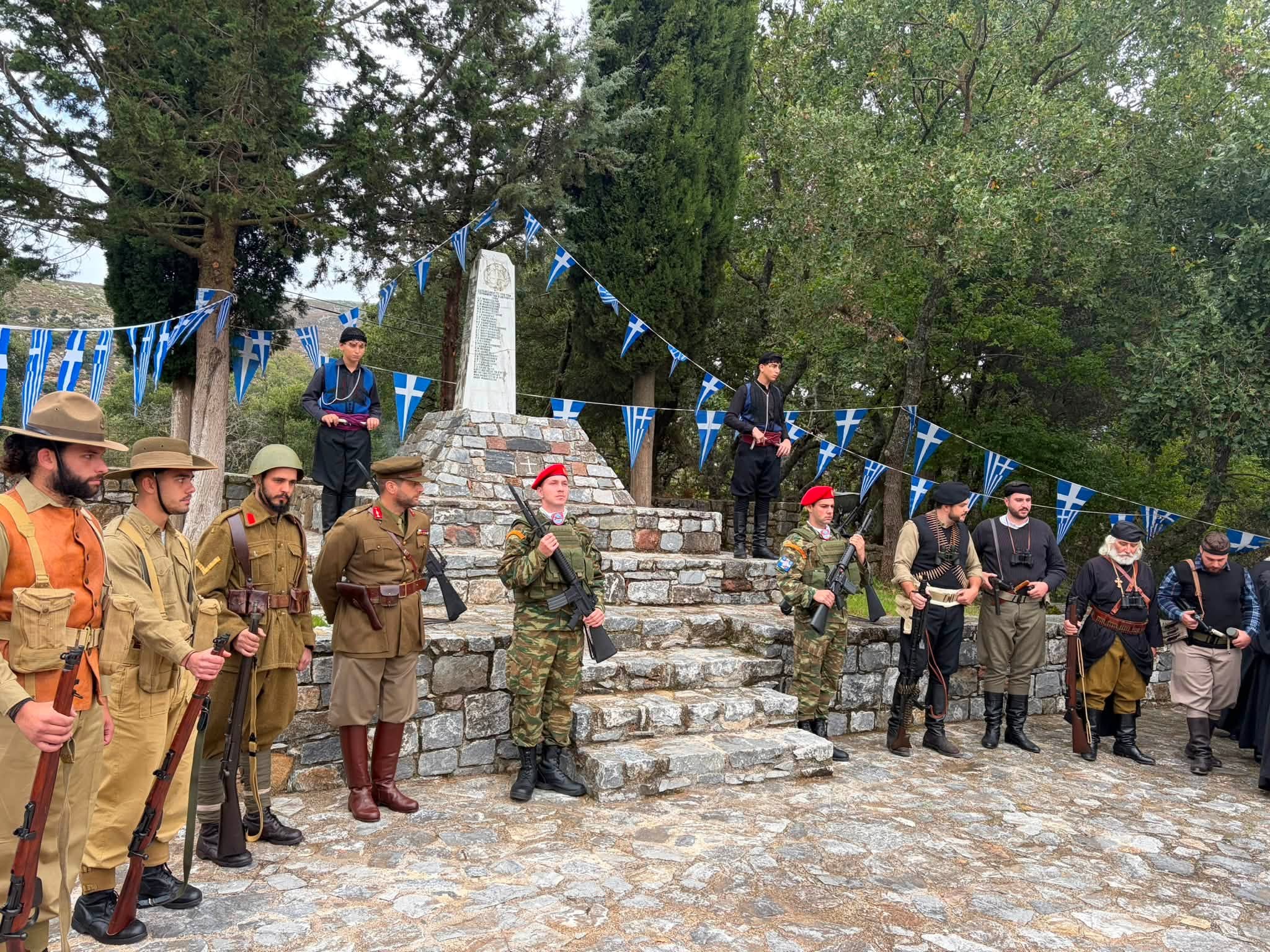 Σφακιά: Τίμησαν τους εκτελεσθέντες του Οκτωβρίου 1943 στον Καλλικράτη - μια φωτογραφία 4