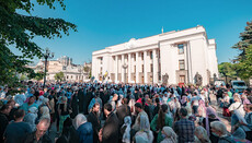 Η κυβέρνηση αποξενώνεται από τους πολίτες βάσει της πίστης