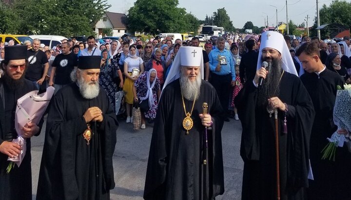 Παραδοσιακή λιτανεία στο σταυρό Καλίνοφσκι στη μητρόπολη Βίννιτσα