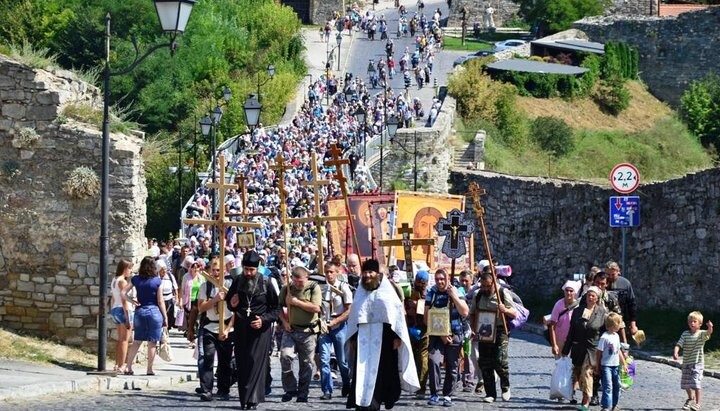 Στο Νομό Χμελνίτσκι, οι αρχές απαγόρευσαν τη λιτανεία της UOC στο Ποτσάεφ