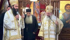 Παύση Τυχικού….και στο βάθος Αθανάσιος.