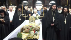 Το “ύστατο χαίρε” στον Μητροπολίτη Κορίνθου κυρό Διονύσιο