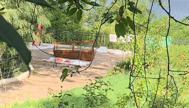 Ανοιχτή από τους υπαλλήλους μουσείου λάρνακα. Φωτογραφία: Tg-κανάλι 