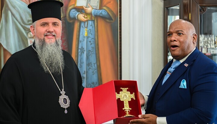 Ντουμένκο και Μπερνς. Φωτογραφία: γραφείο τύπου της OCU