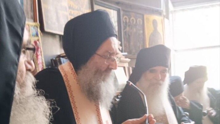 Ο Καθηγούμενος της Ι. Μ. Ιβήρων κατά την εκφώνηση του επικήδειου λόγου. Φωτογραφία: orthodoxianewsagency.gr