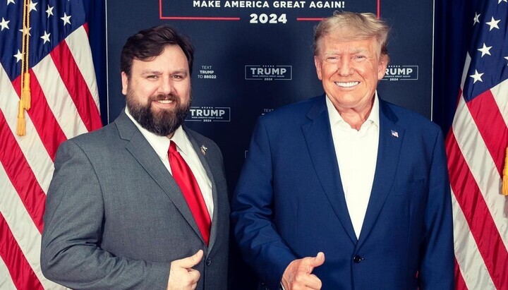 Ο Τόμας Μπιτς με τον Ντόναλντ Τραμπ. Φωτογραφία: Σελίδα του Μπιτς στο Facebook