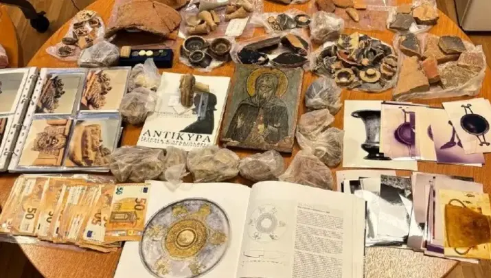 Συνελήφθη 60χρονος Έλληνας αρχαιοκάπηλος με θρησκευτικά κειμήλια - Φωτογραφία: protothema