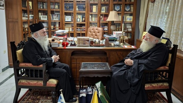 Ο Μητροπολίτης Κορίνθου κ. Παύλος με τον Σεβασμιώτατο Μητροπολίτη Κηθύρων κ. Σεραφείμ - Φωτογραφία: orthodoxianewsagency.gr