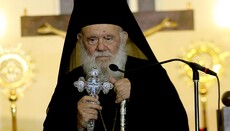 Αρχιεπίσκοπος: «Οι ευχές του Αγίου Πορφυρίου να μας στηρίζουν» (ΦΩΤΟ)