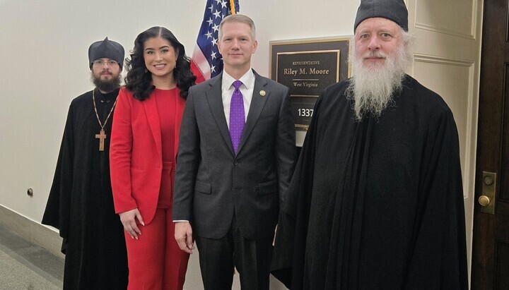 H Κάθριν Ουάιτφορντ συζήτησε με τον βουλευτή Ράιλι Μουρ την προστασία της UOC