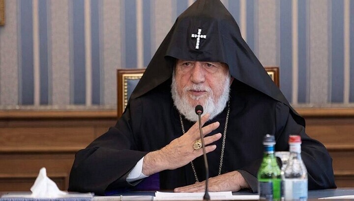 Αρμενία: Ποινική δίωξη και απαγόρευση εξόδου στον Καθολικό Γκαρεγκίν Β'