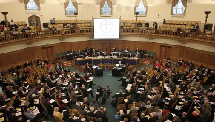 Η Εκκλησία Αγγλίας ψηφίζει κατά της ευλογίας γάμων ομοφυλοφίλων 