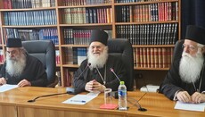 Ο Γέροντας Εφραίμ μίλησε στους Κληρικούς της Δημητριάδος