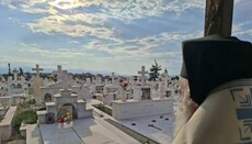 Τρισάγιο του Μητροπολίτη Κορίνθου Παύλου για δύο αοιδίμους Ιεράρχες
