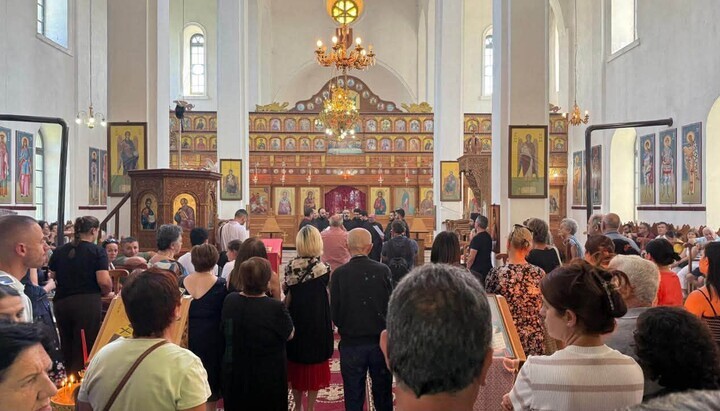 Ο Μητροπολίτης Αναστάσιος τέλεσε λειτουργία στο Hoçisht του Devoll