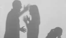 Συνεργασία Περιφέρειας και Αρχιεπισκοπής για πρόληψη ενδοοικογενειακής βίας