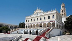 Ο Μητροπολίτης Κίτρους ιερούργησε στην Παναγία της Τήνου