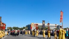 15.000 πιστοί συμμετείχαν στη Λιτανεία λειψάνου του Αγ. Σπυρίδωνα στη Σιβηρία