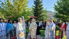 Έξι Ιεράρχες τίμησαν το Γενέσιον της Θεοτόκου στην Πλατανιώτισσα
