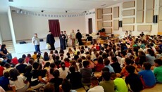Ο Μητροπολίτης Μαρωνείας Παντελεήμων βρέθηκε δίπλα στους μαθητές