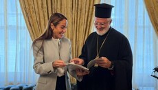 Εκκλησία και Πολιτεία συμμαχούν. Ελπιδοφόρος και Μιχαηλίδου για την πρόνοια