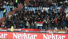 Έλληνες και Σέρβοι φίλαθλοι ενώνουν φωνές για την Ορθοδοξία στο Βελιγράδι