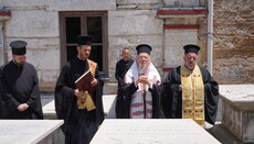Τρισάγιο από τον Οικ. Πατριάρχη στον τάφο του προκατόχου του Δημητρίου
