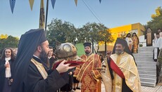Με λαμπρότητα υποδέχθηκε το Περιστέρι τον Άγιο Κωνσταντίνο τον Υδραίο