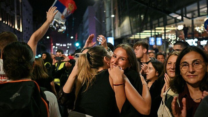 Ο Βούτσιτς παραδέχτηκε την ήττα του στη Σερβία – Νίκη των φοιτητών.